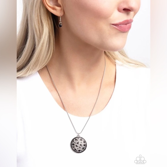 Paparazzi Exclusive Emblem Necklace and Earrings - Black - Picture 1 of 4